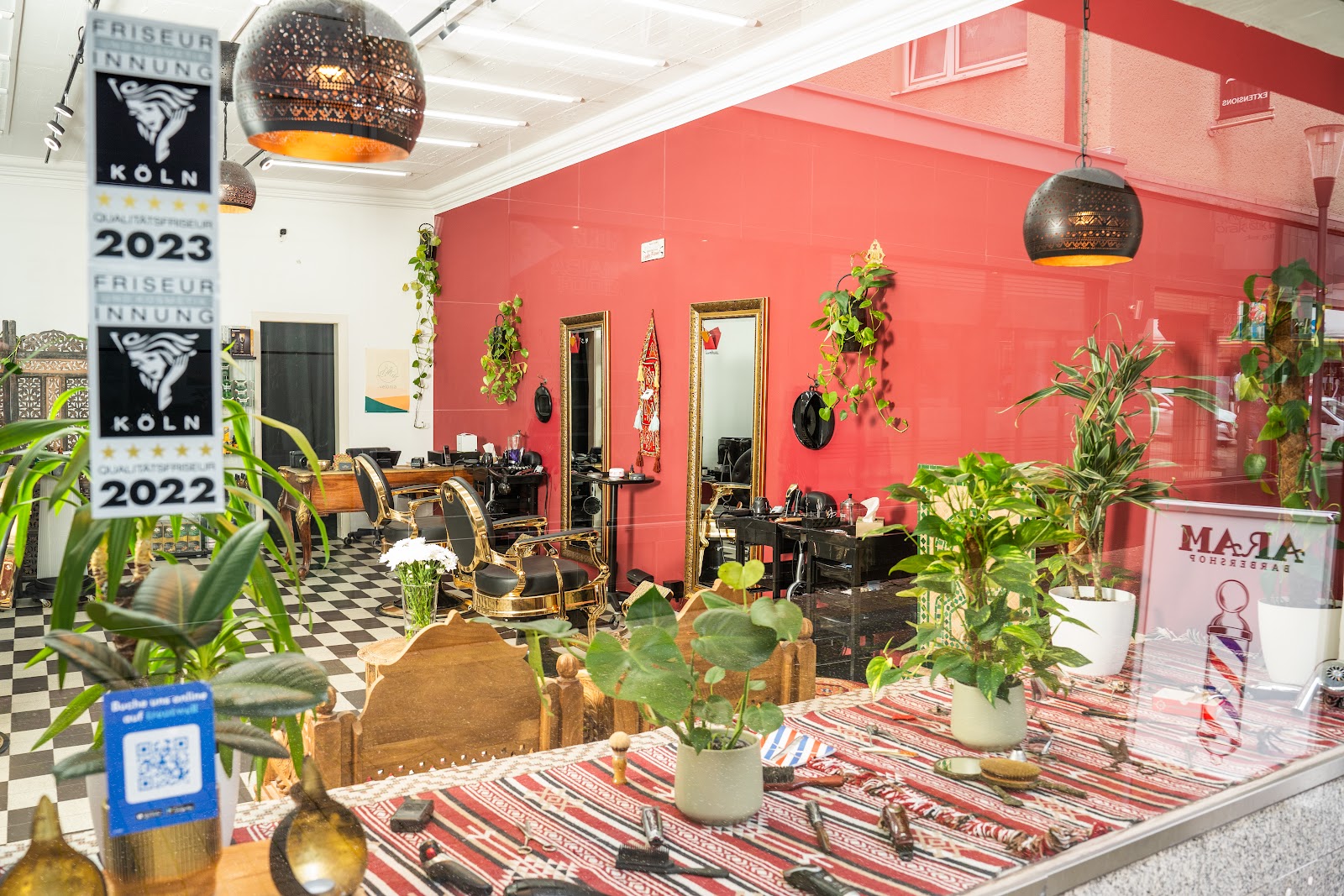 Klassische Bartrasur mit heißem Handtuch